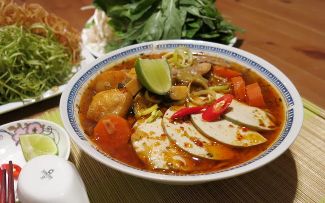 bún bò chay