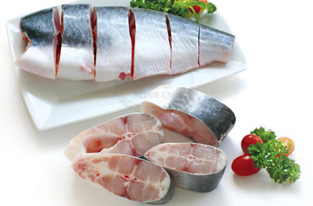 Bước sơ chế cá Hú