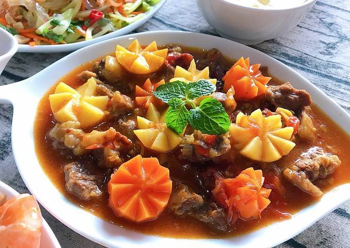 Gầu bò sốt vang