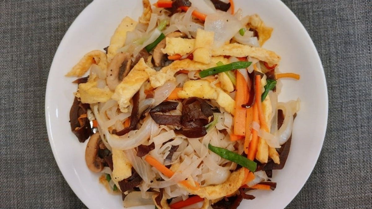 bún xào thập cẩm