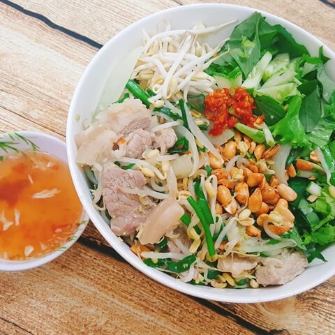 bún xào thịt